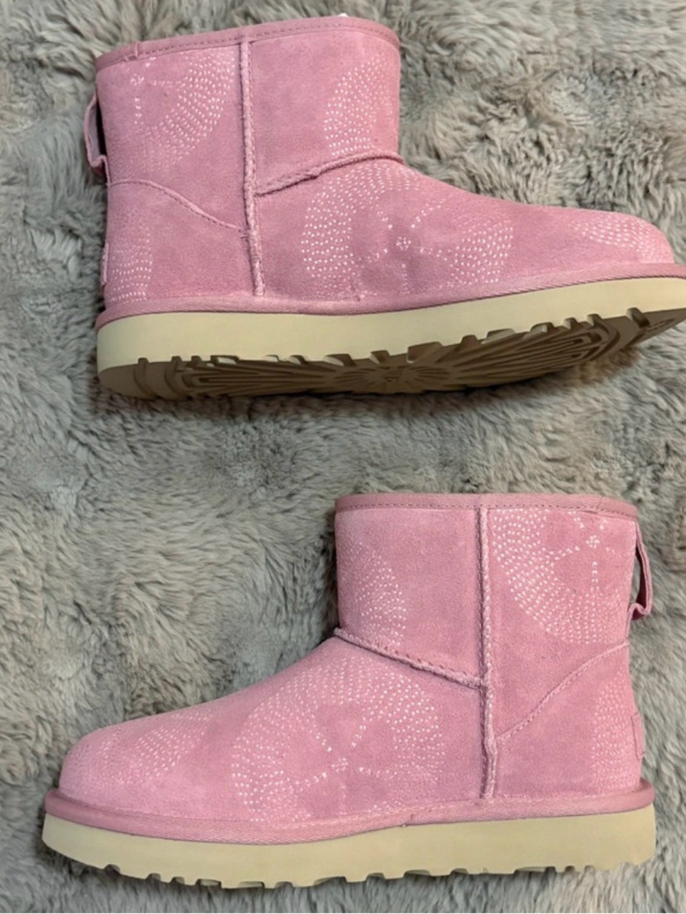 NIB Limited Edition Pink UGG Mini Fleur Boots in Womens US 6
